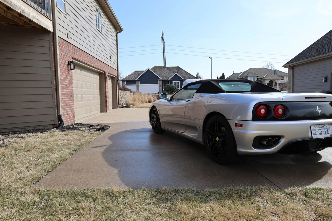 2001 Ferrari 360 Spider - Image 15 of 31
