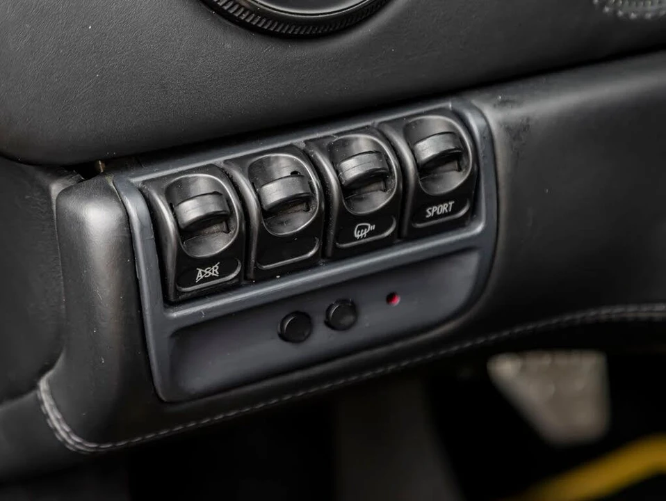 2001 Ferrari 360 Spider - Image 27 of 31