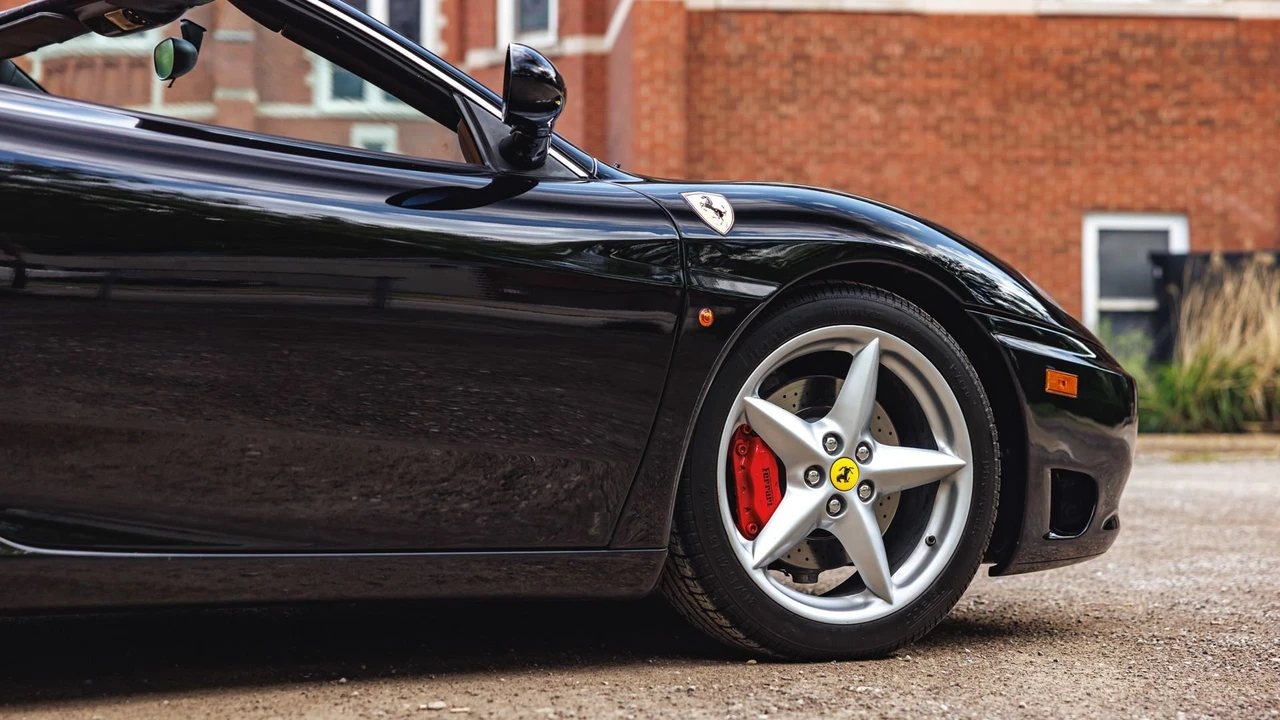 2001 Ferrari 360 Spider - Image 16 of 31