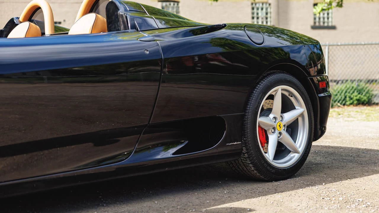 2001 Ferrari 360 Spider - Image 22 of 31
