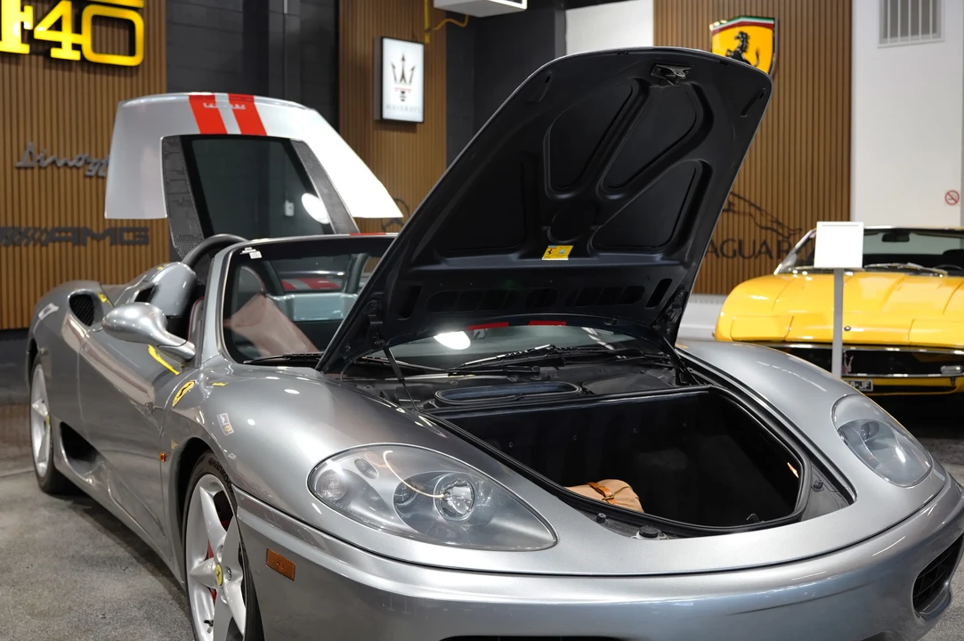 2001 Ferrari 360 Spider - Image 25 of 31