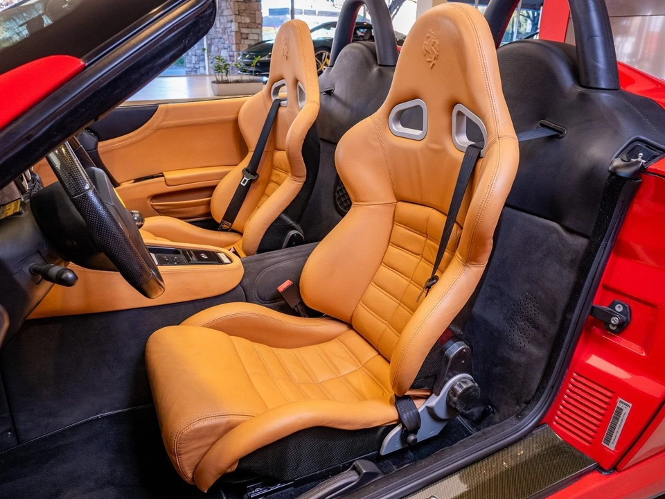 2001 Ferrari 550 Barchetta Pininfarina - Image 9 of 19