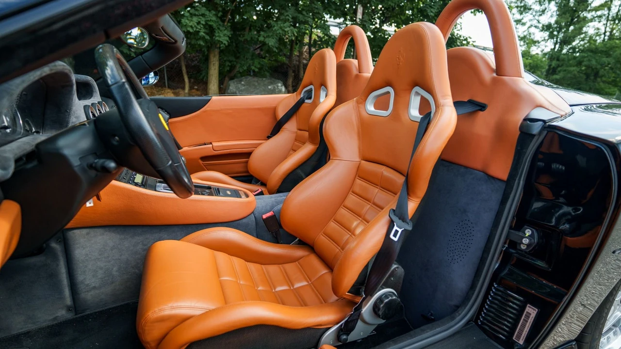 2001 Ferrari 550 Barchetta Pininfarina - Image 6 of 31