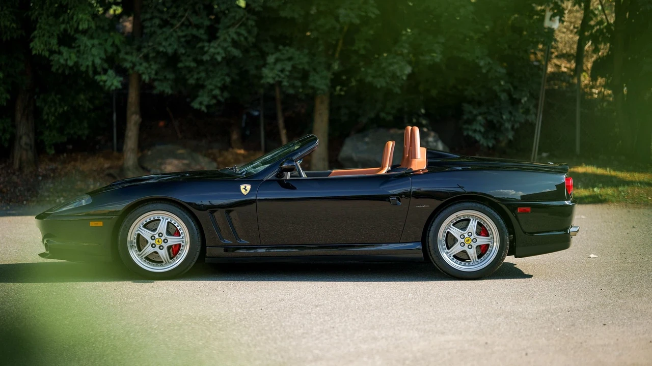 2001 Ferrari 550 Barchetta Pininfarina - Image 14 of 31