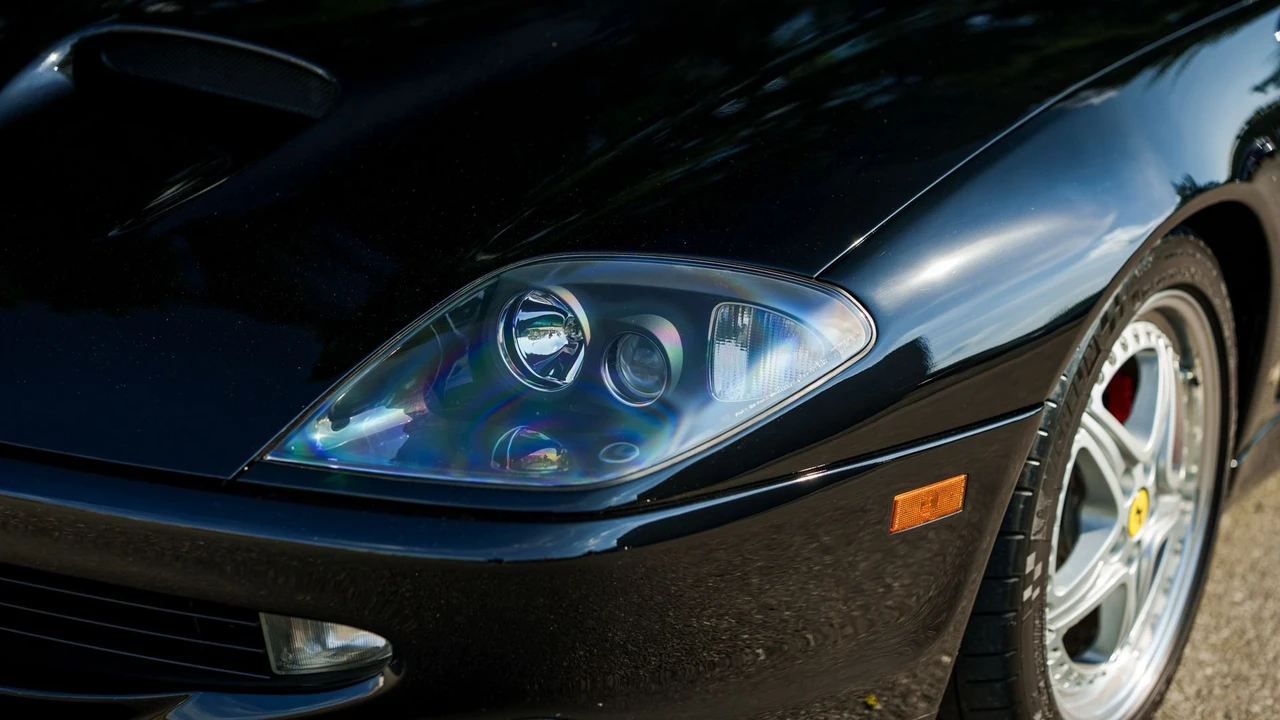 2001 Ferrari 550 Barchetta Pininfarina - Image 18 of 31