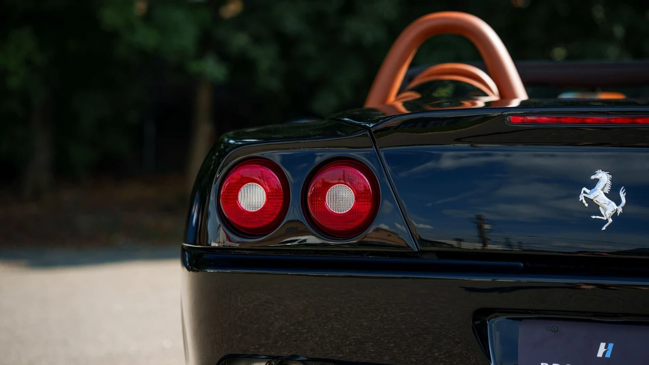 2001 Ferrari 550 Barchetta Pininfarina - Image 30 of 31