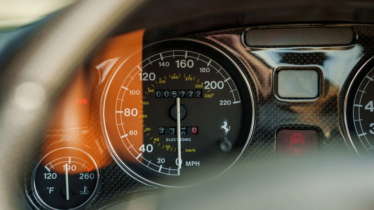 2001 Ferrari 550 Barchetta Pininfarina - Image 11 of 31