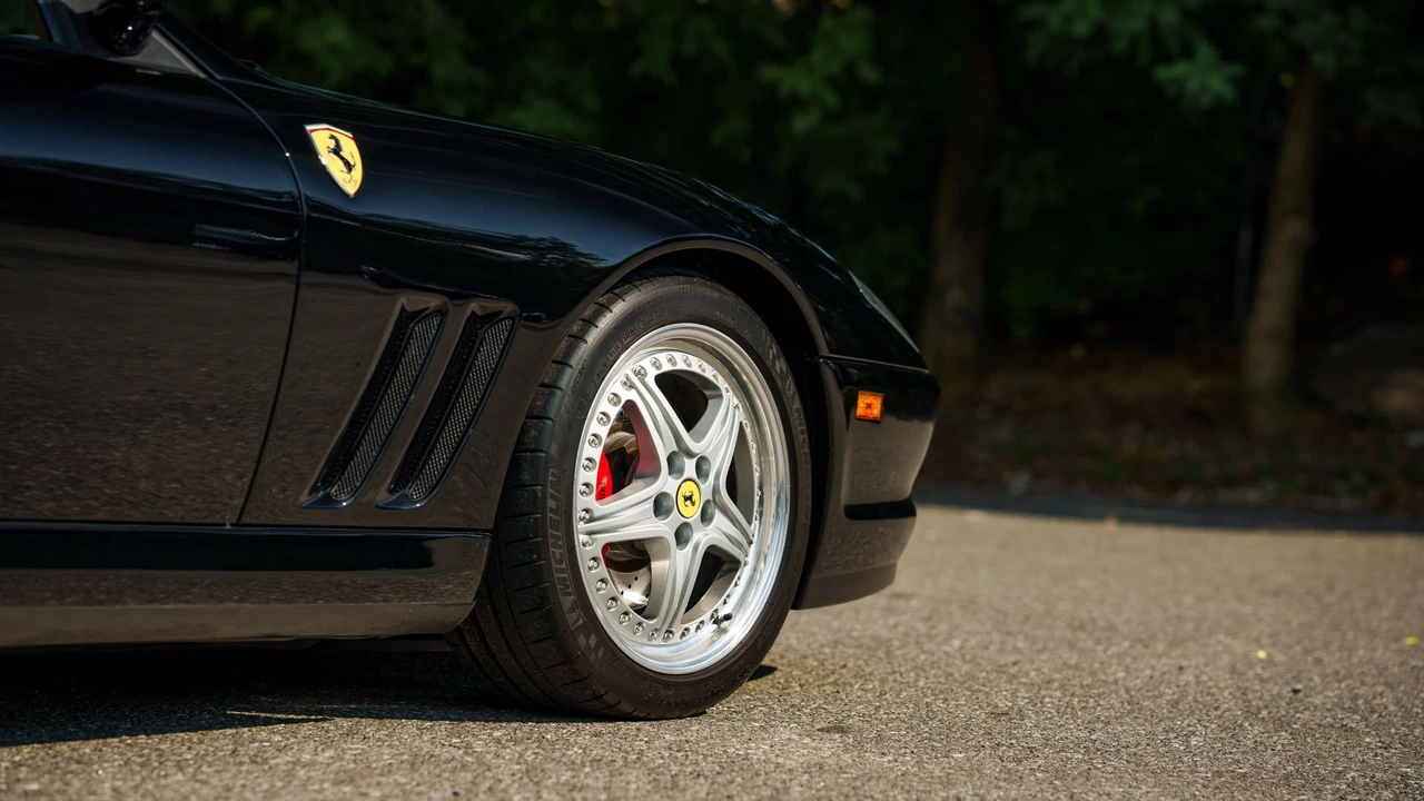 2001 Ferrari 550 Barchetta Pininfarina - Image 28 of 31