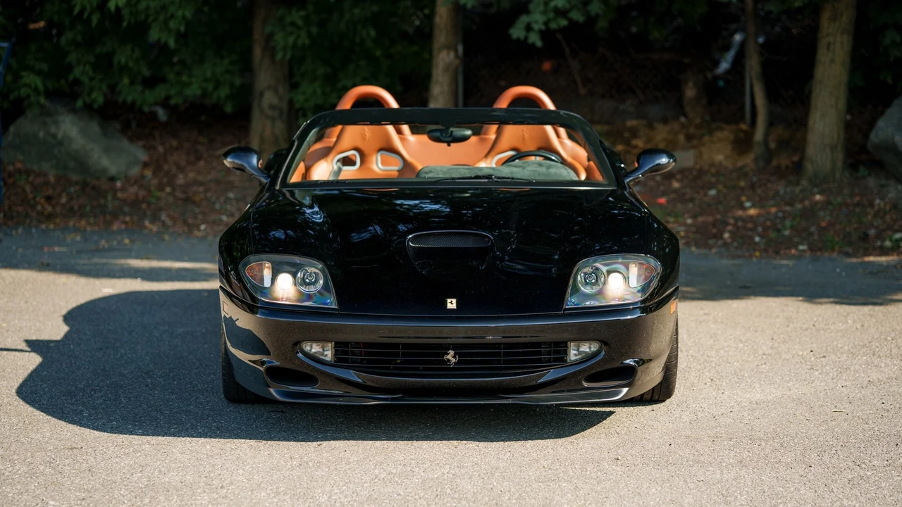 2001 Ferrari 550 Barchetta Pininfarina - Image 13 of 31