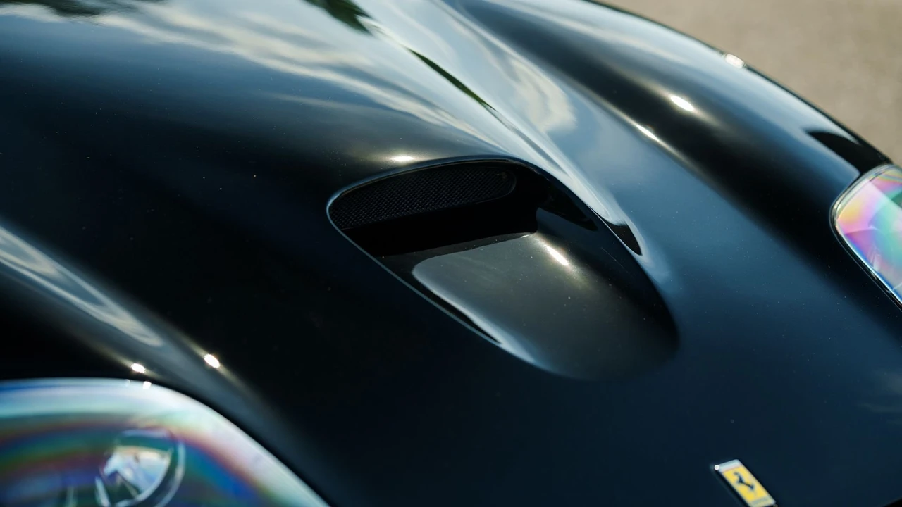 2001 Ferrari 550 Barchetta Pininfarina - Image 8 of 31