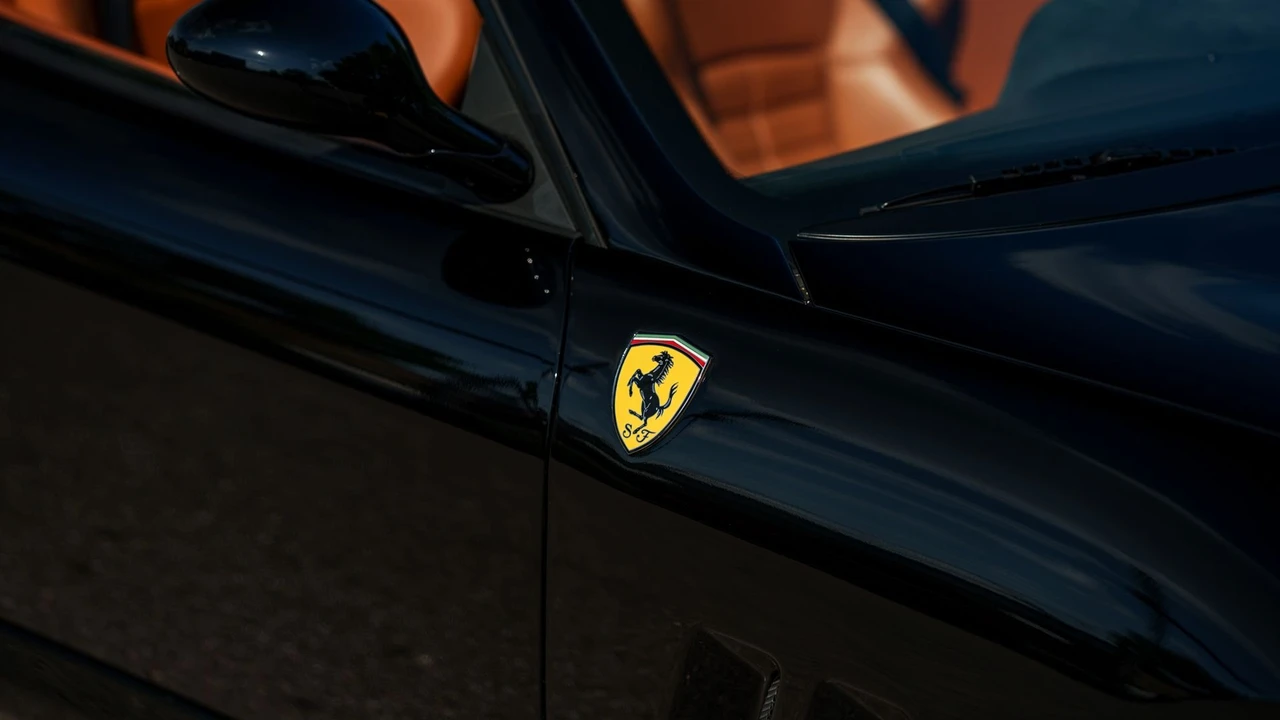 2001 Ferrari 550 Barchetta Pininfarina - Image 23 of 31