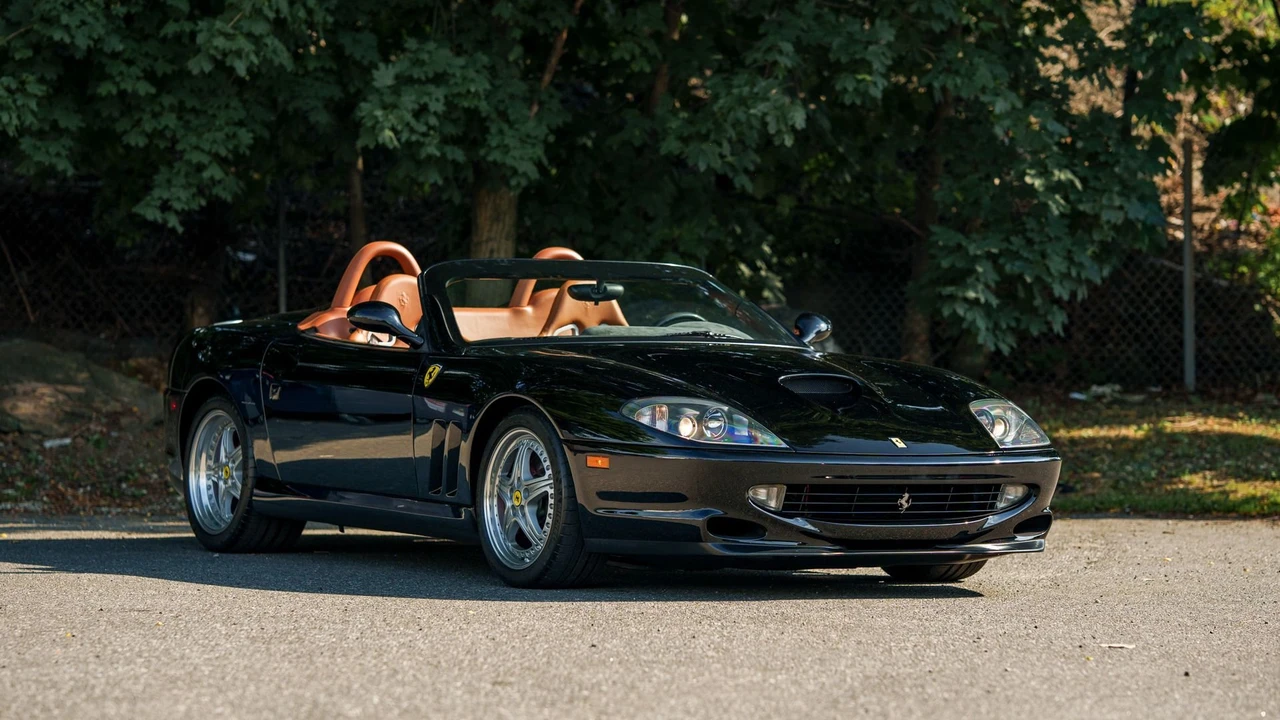 2001 Ferrari 550 Barchetta Pininfarina - Image 15 of 31