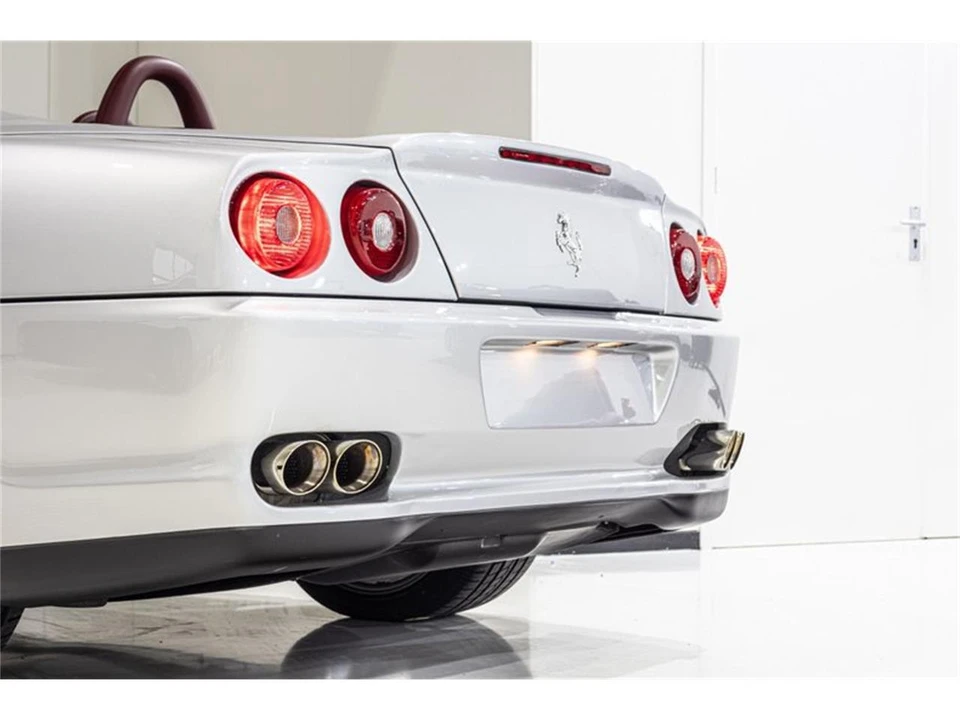 2001 Ferrari 550 Barchetta Pininfarina - Image 6 of 16