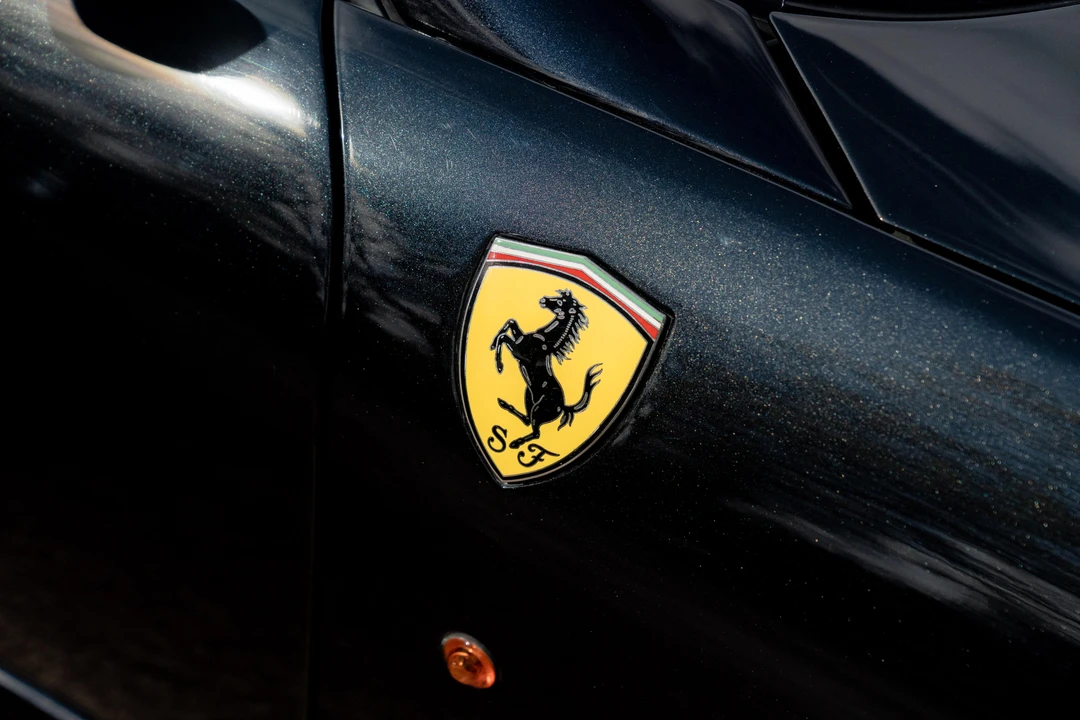 2001 Ferrari 550 Maranello - Image 18 of 31