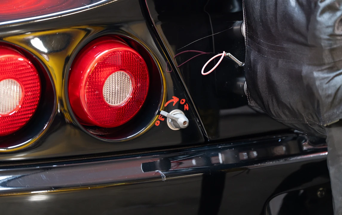 2001 Ferrari 550 Maranello - Image 18 of 18