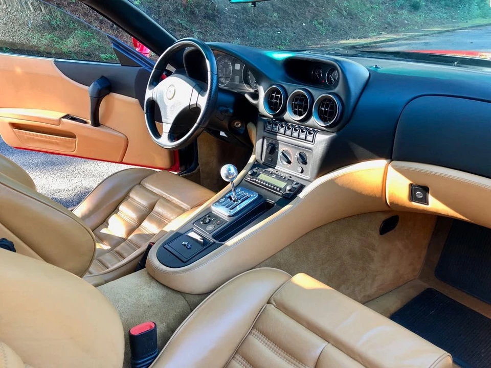 2001 Ferrari 550 Maranello - Image 16 of 31
