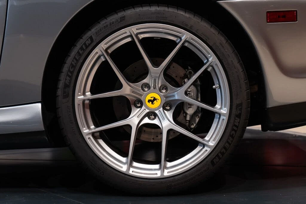 2001 Ferrari 550 Maranello - Image 13 of 31