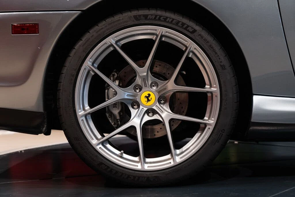 2001 Ferrari 550 Maranello - Image 14 of 31