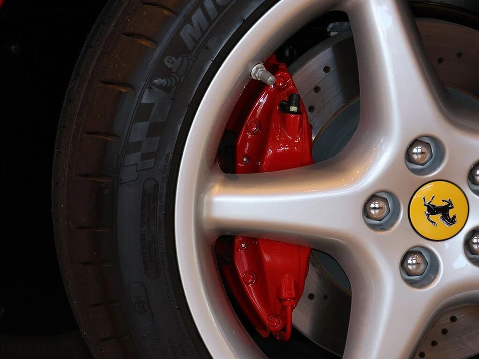 2001 Ferrari 550 Maranello - Image 29 of 31