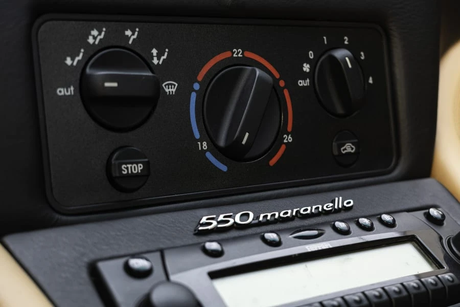 2001 Ferrari 550 Maranello - Image 20 of 31