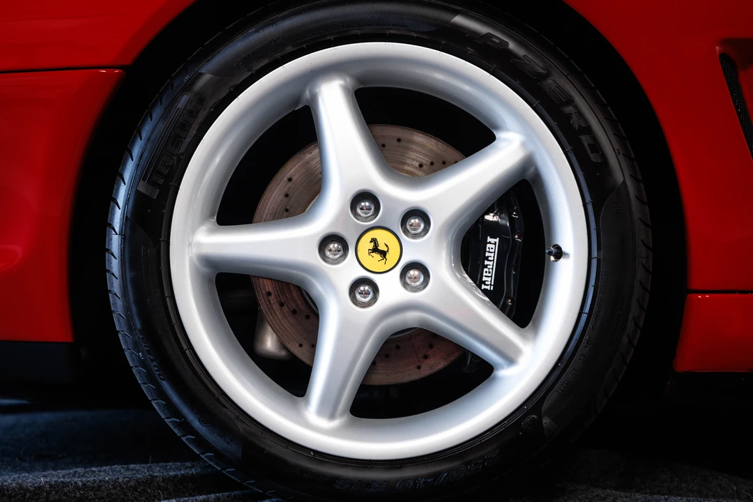 2001 Ferrari 550 Maranello - Image 28 of 31