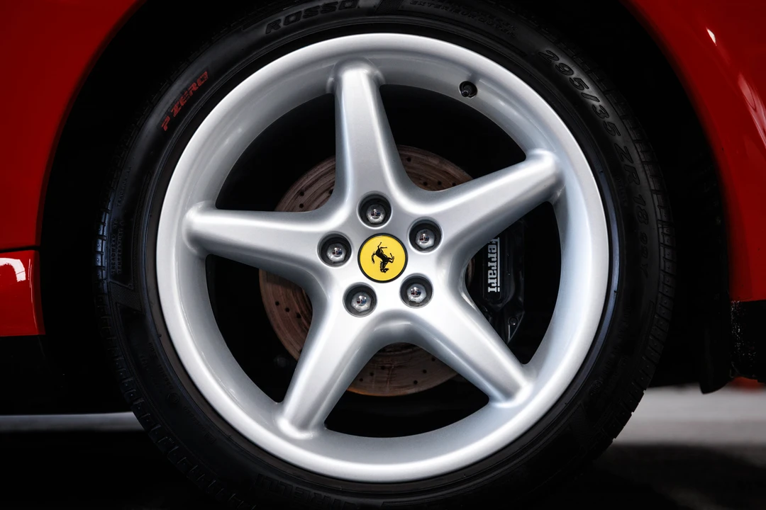 2001 Ferrari 550 Maranello - Image 29 of 31