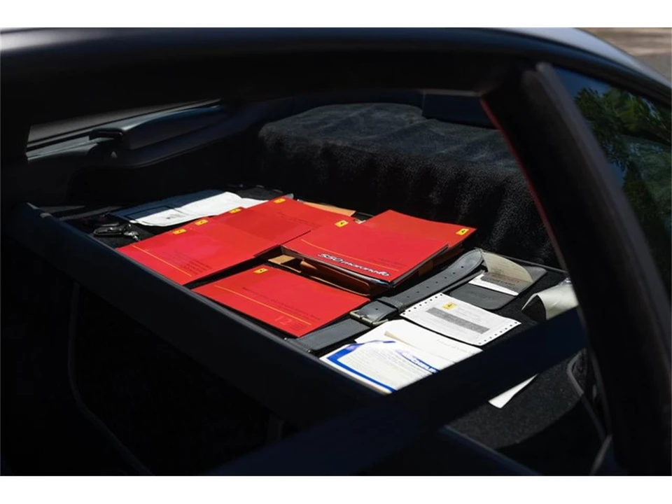2001 Ferrari 550 Maranello - Image 17 of 28