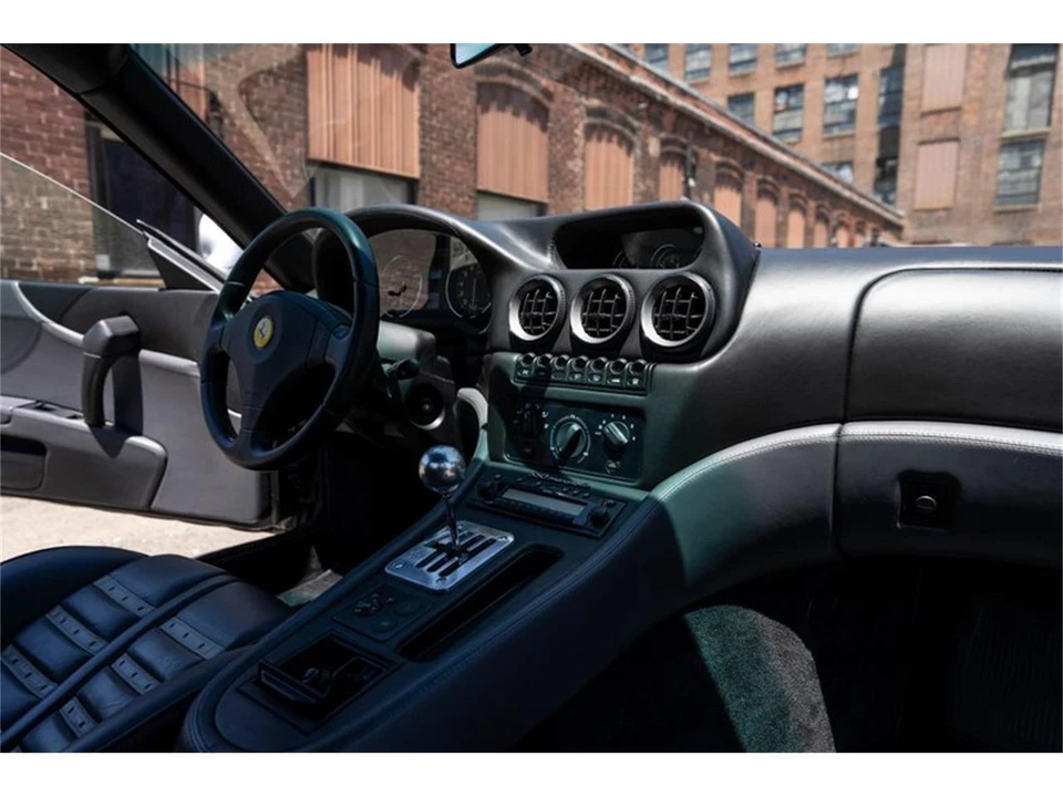2001 Ferrari 550 Maranello - Image 27 of 28