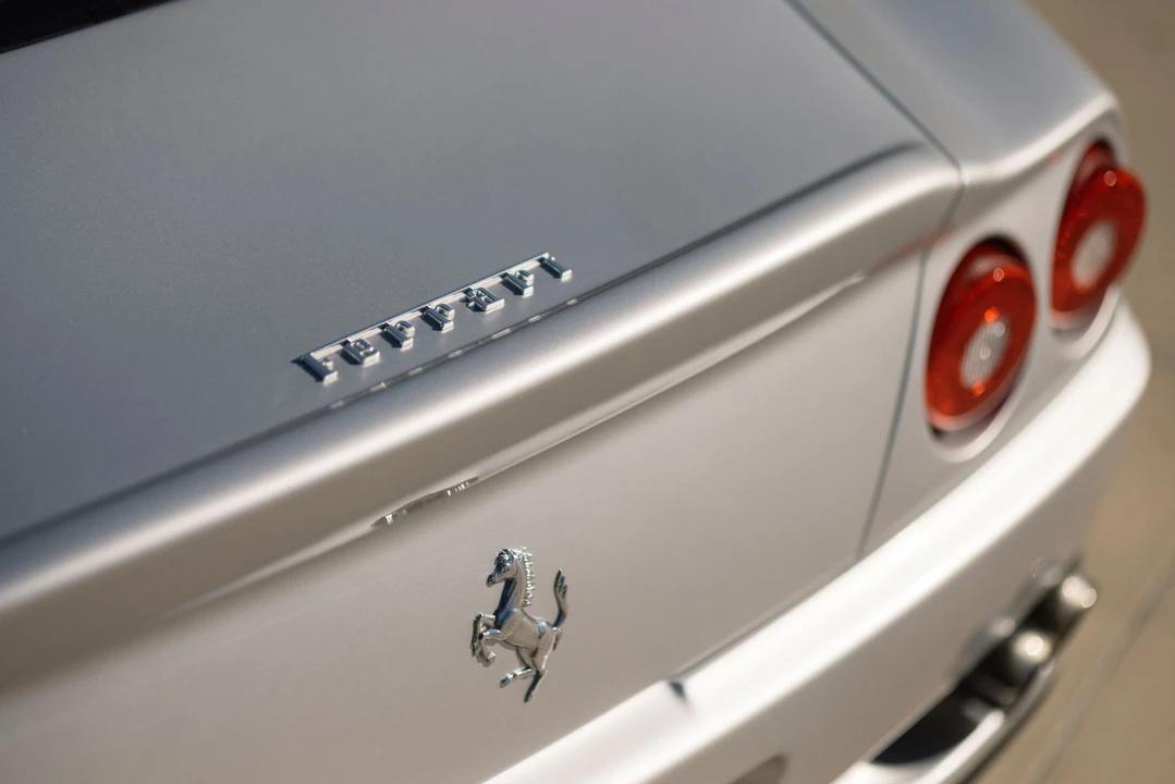 2001 Ferrari 550 Maranello - Image 9 of 17