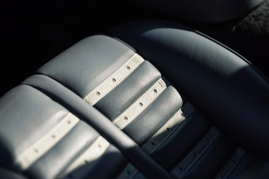 2001 Ferrari 550 Maranello - Image 16 of 17
