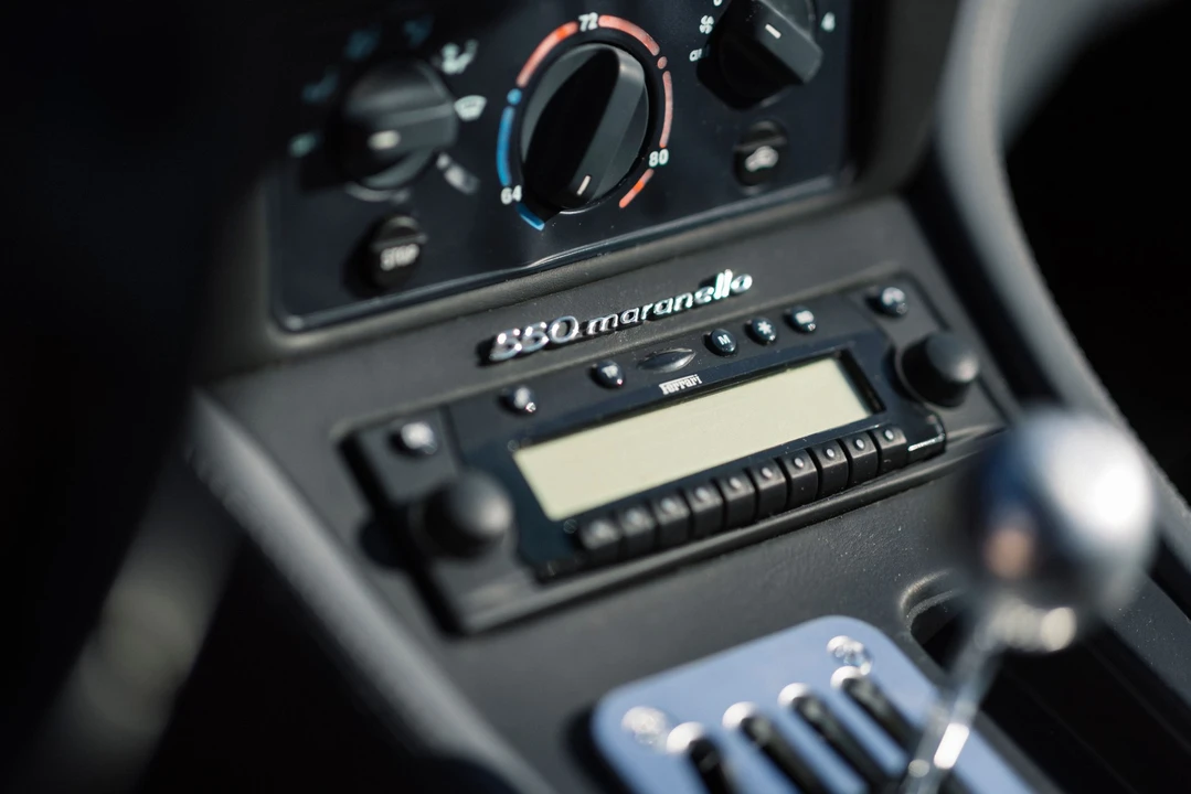 2001 Ferrari 550 Maranello - Image 13 of 17