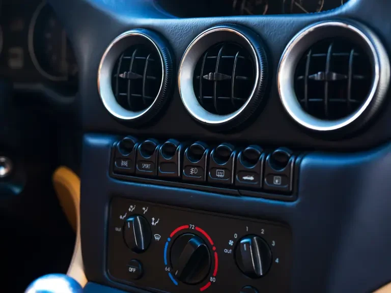 2001 Ferrari 550 Maranello - Image 18 of 31