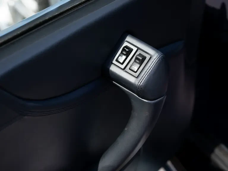 2001 Ferrari 550 Maranello - Image 26 of 31