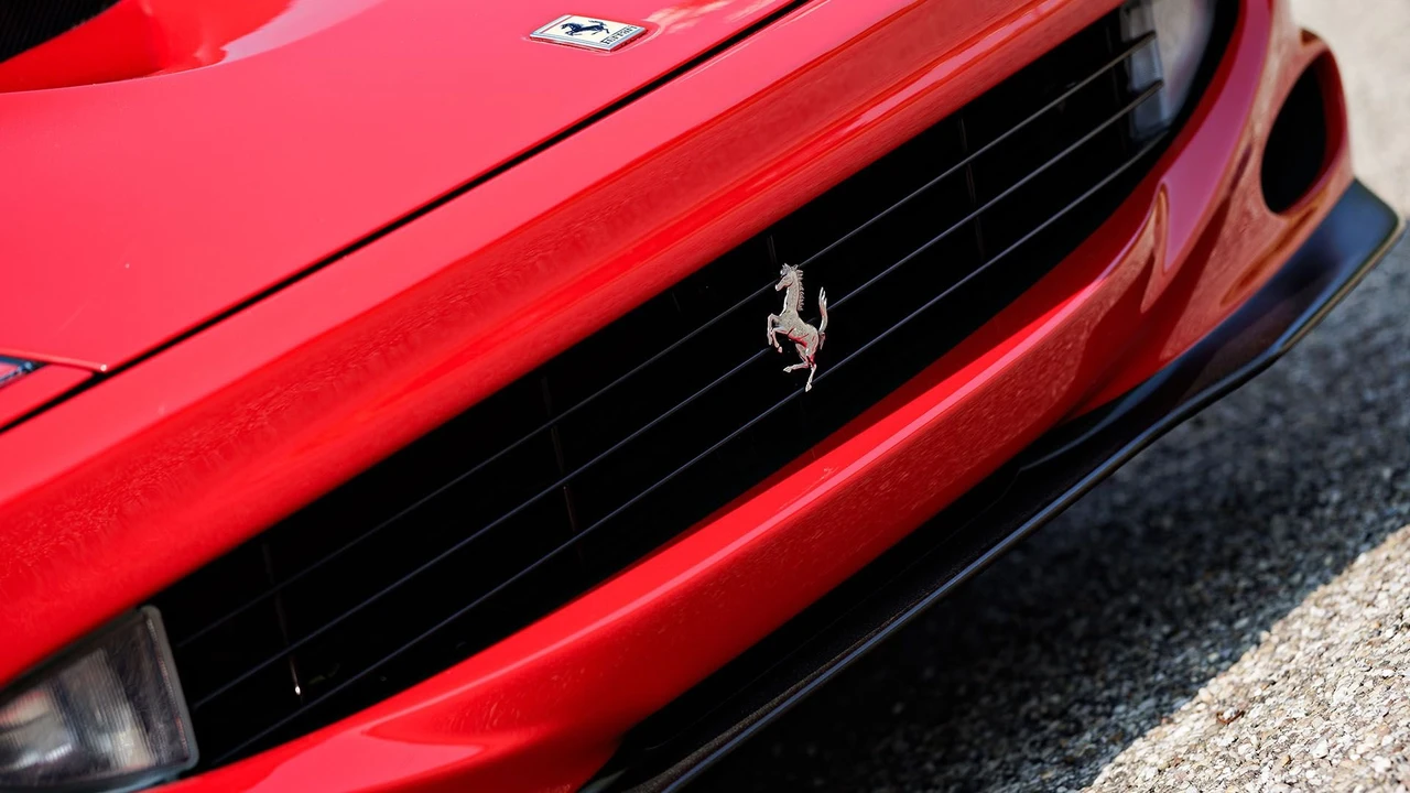 2001 Ferrari 550 Maranello - Image 17 of 31