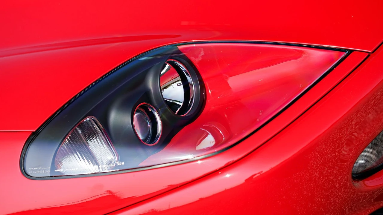2001 Ferrari 550 Maranello - Image 20 of 31