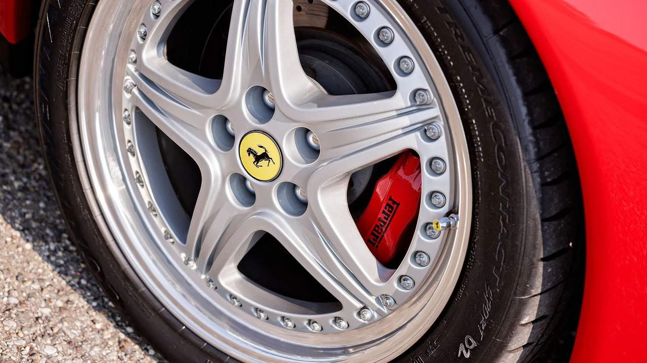 2001 Ferrari 550 Maranello - Image 30 of 31