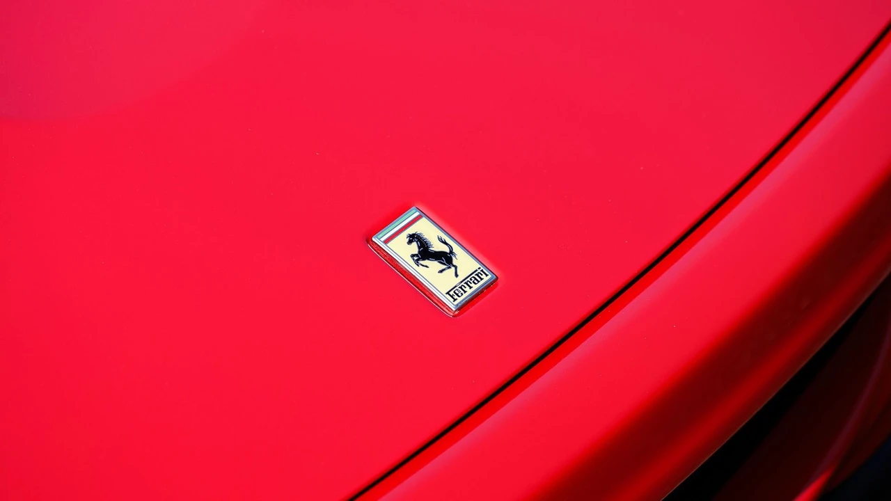 2001 Ferrari 550 Maranello - Image 22 of 31