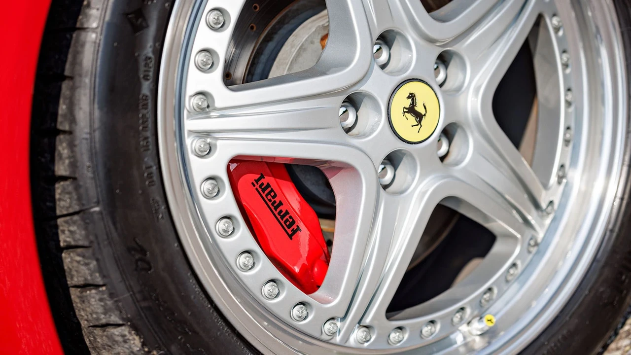 2001 Ferrari 550 Maranello - Image 28 of 31