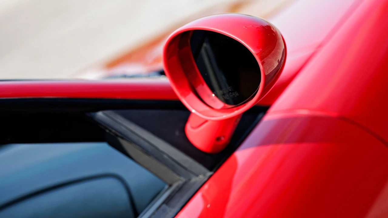 2001 Ferrari 550 Maranello - Image 23 of 31