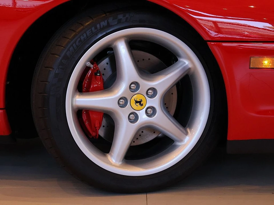 2001 Ferrari 550 Maranello - Image 8 of 31