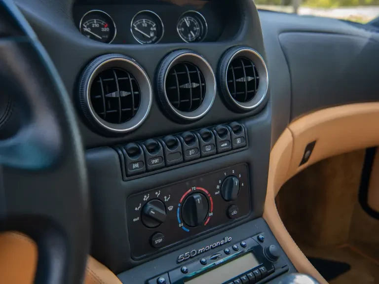 2001 Ferrari 550 Maranello - Image 23 of 31
