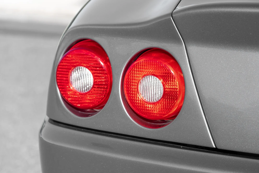 2001 Ferrari 550 Maranello - Image 23 of 31