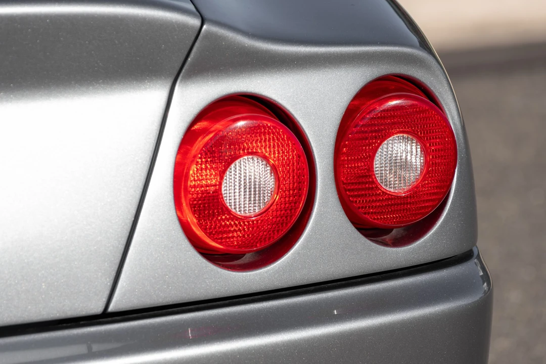 2001 Ferrari 550 Maranello - Image 24 of 31