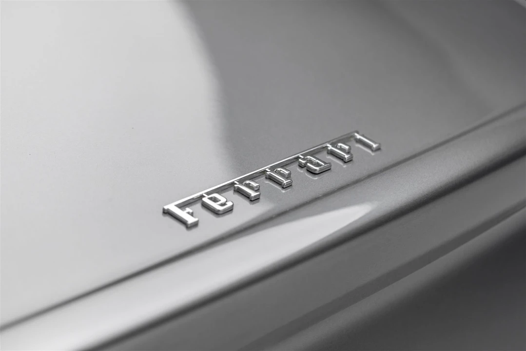 2001 Ferrari 550 Maranello - Image 14 of 31