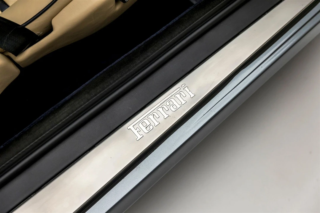 2001 Ferrari 550 Maranello - Image 13 of 31