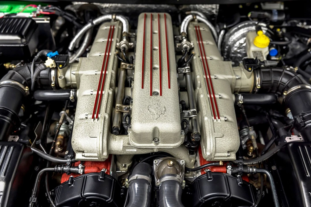 2001 Ferrari 550 Maranello - Image 18 of 31
