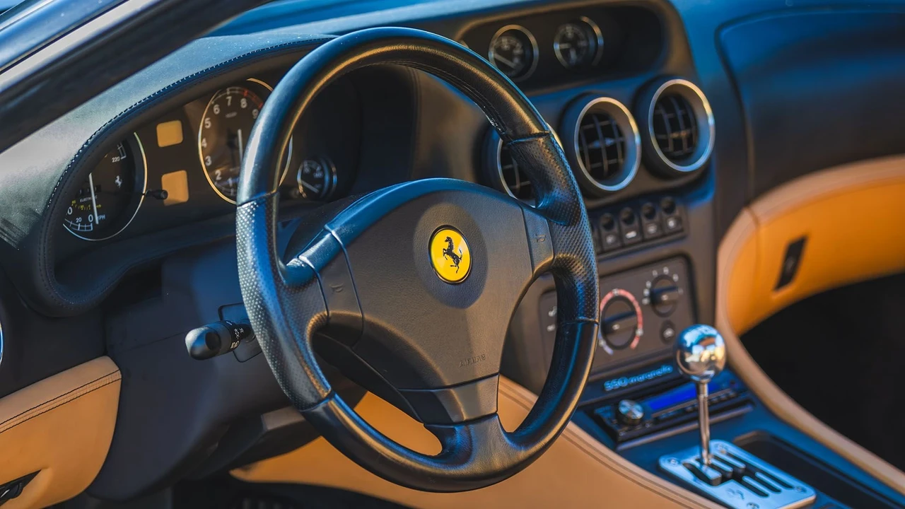 2001 Ferrari 550 Maranello - Image 26 of 31