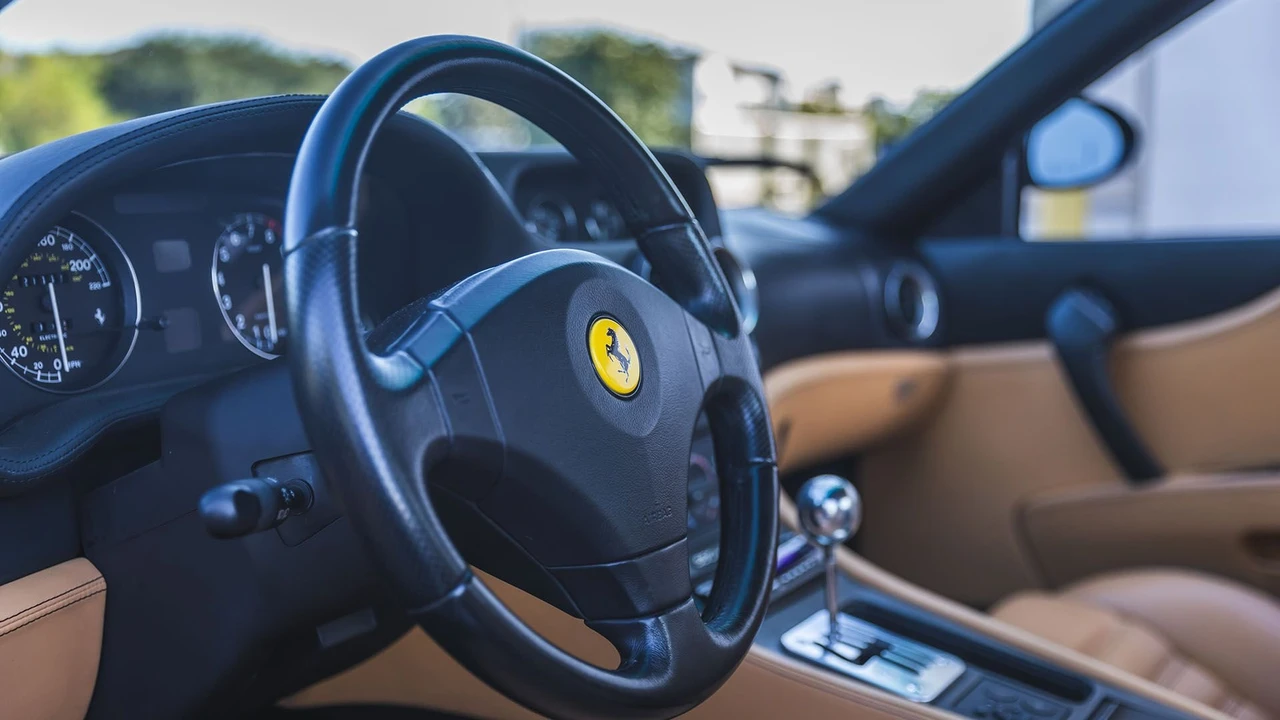2001 Ferrari 550 Maranello - Image 28 of 31