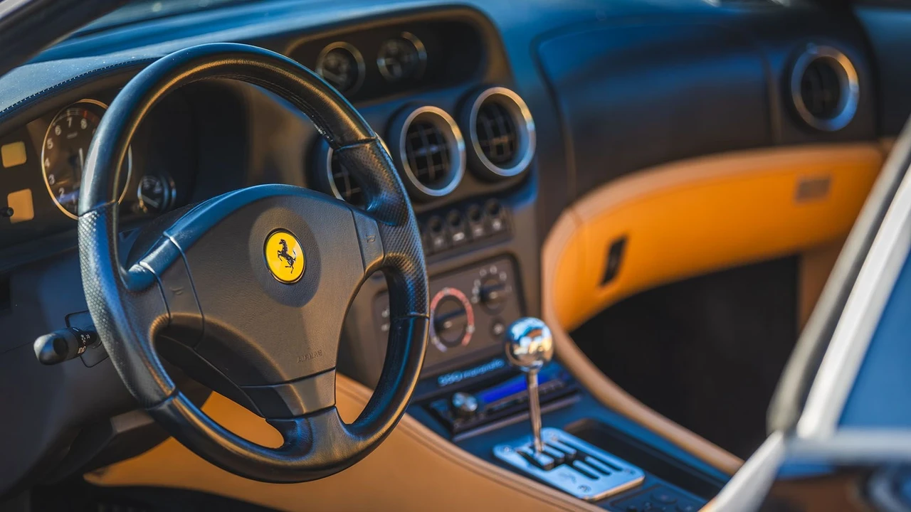 2001 Ferrari 550 Maranello - Image 27 of 31