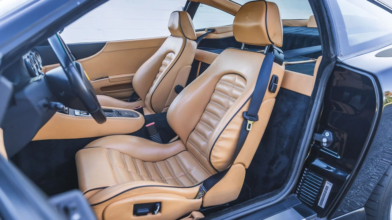 2001 Ferrari 550 Maranello - Image 15 of 31